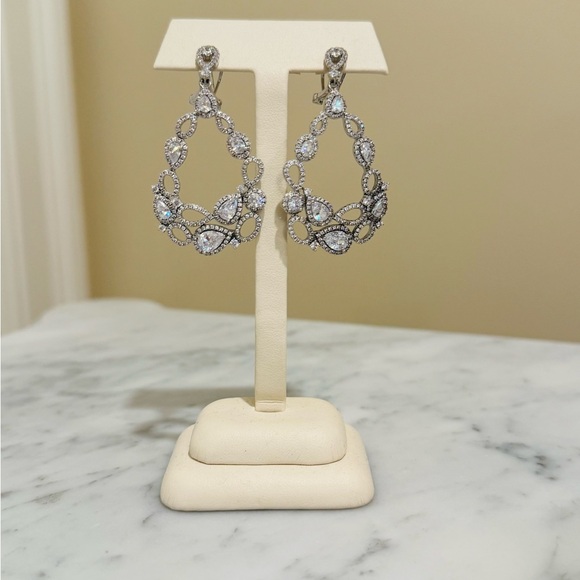 Crystal Chandelier Earrings 2.5” like new - Picture 3 of 6